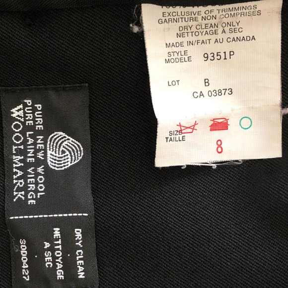 ***SOLD***Vintage Black Wool Double-Breasted Oversized Blazer: Timeless Elegance - Picture 8 of 8